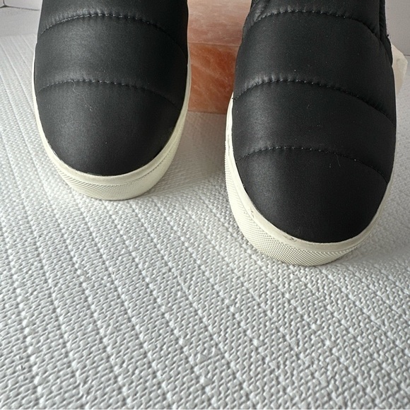 Vince Blair Quilted Slip On Shoe Cross Trainer 5.5 black Retail $200 - Picture 10 of 11